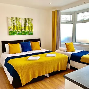 London Apartments, Private Bathrooms And Parking Appartement Ilford